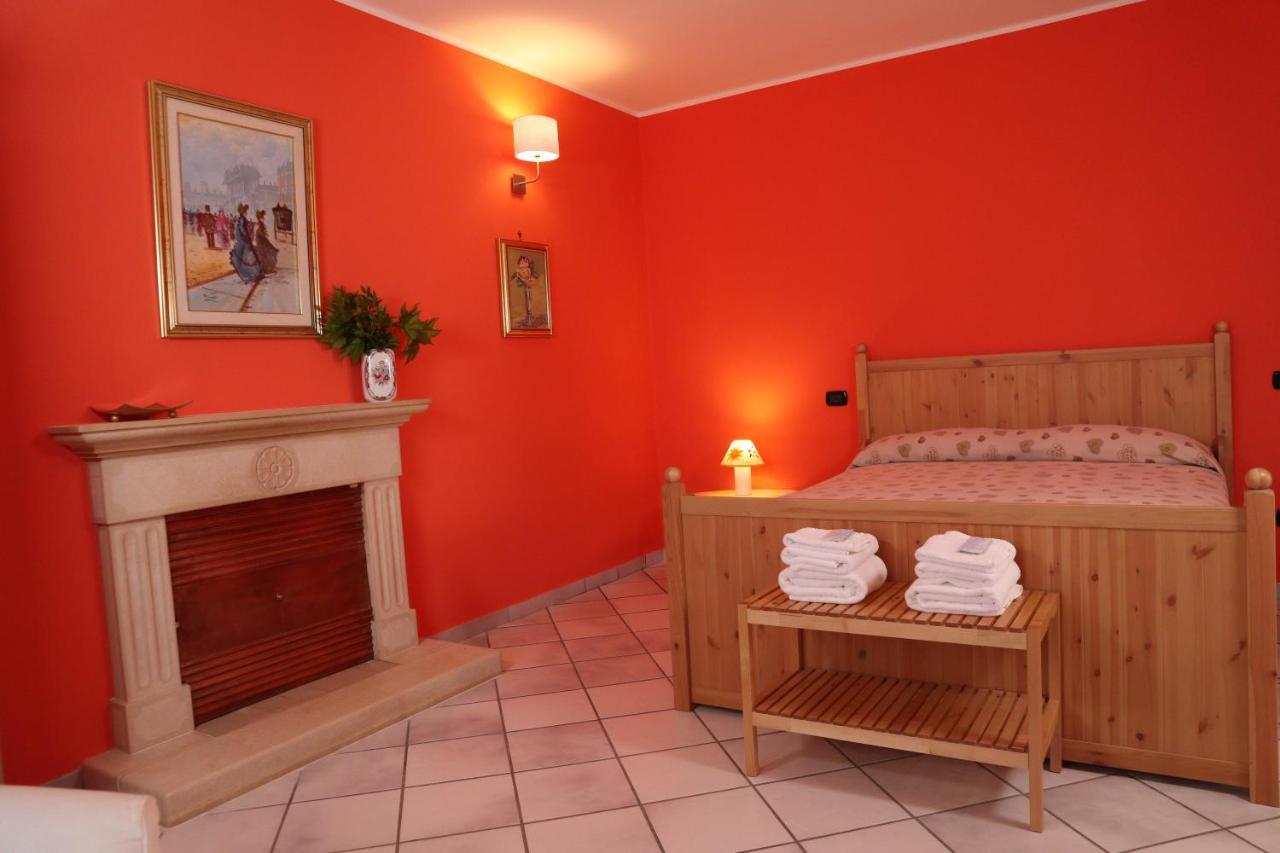 B&B La Casa Del Sole Controne Eksteriør bilde